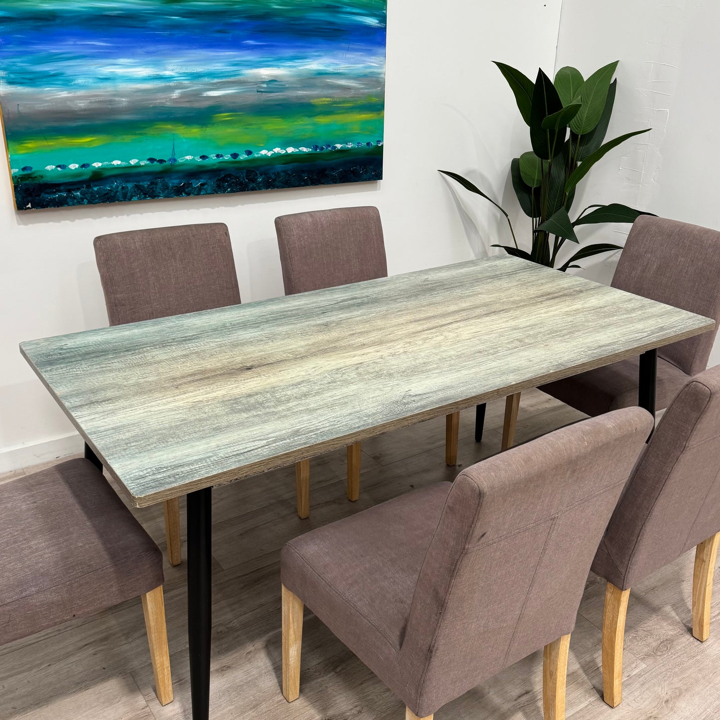 Dining Table with 6 Freedom Chairs