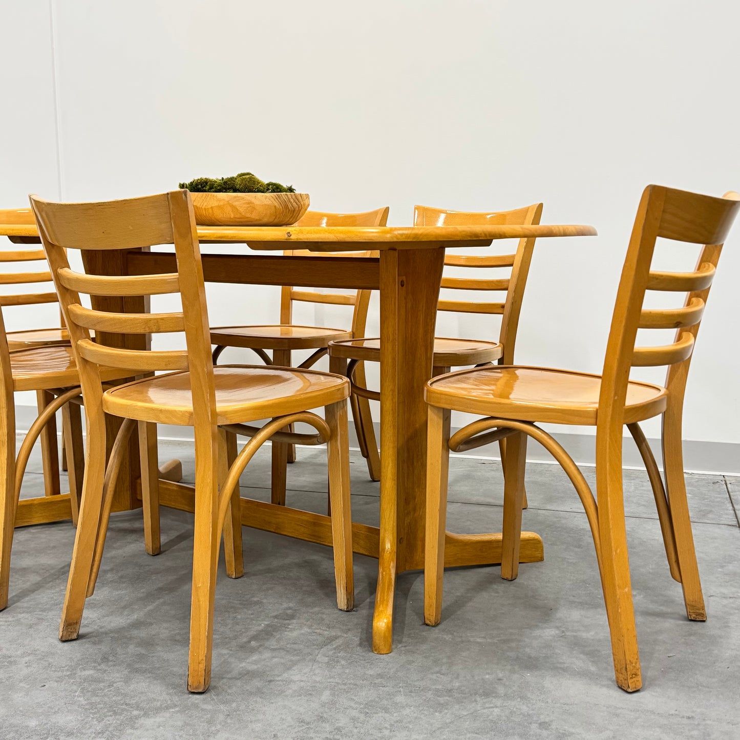 Mid Century Modern Soild Wood Dining Table with 6 Chairs