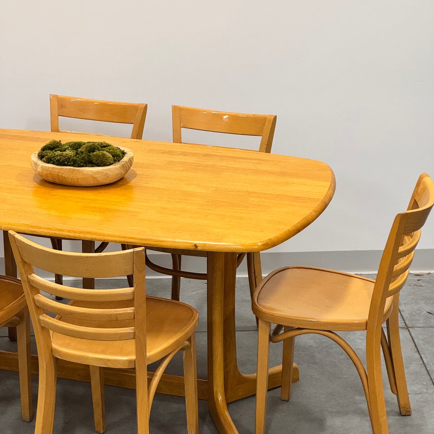 Mid Century Modern Soild Wood Dining Table with 6 Chairs