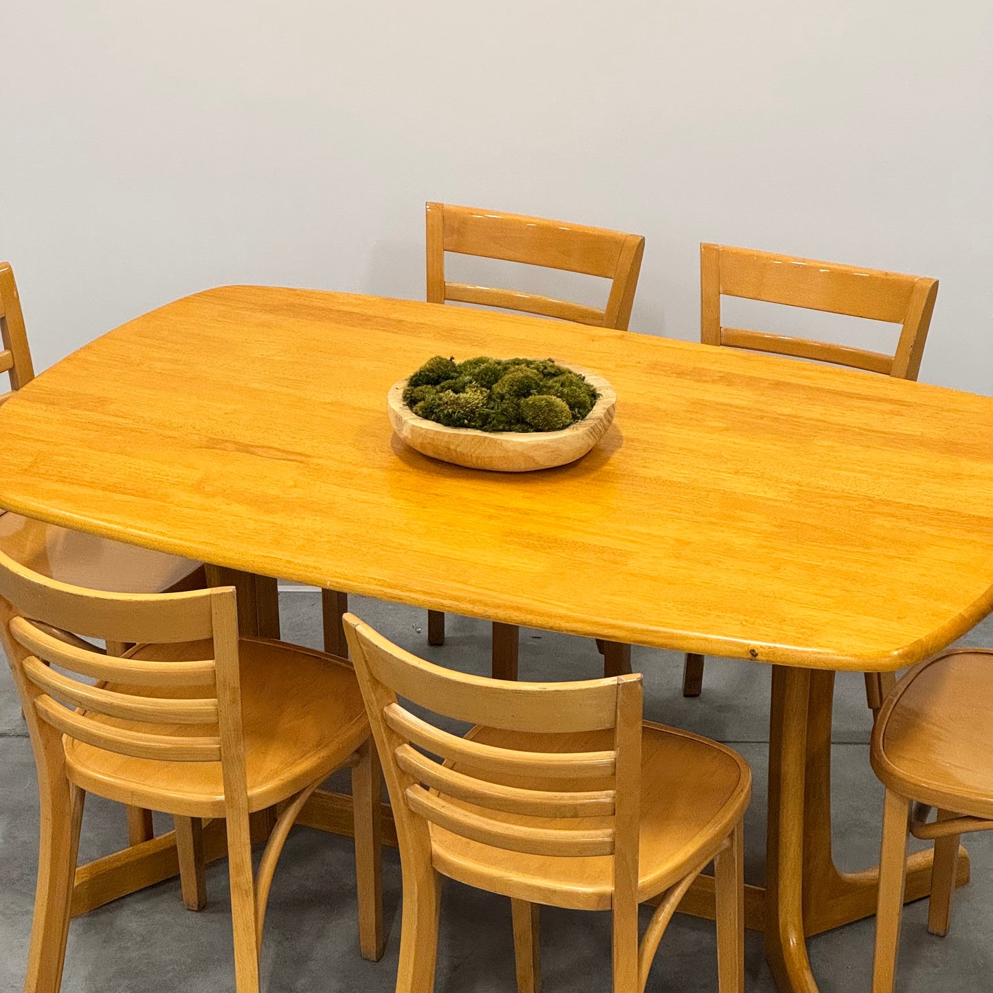 Mid Century Modern Soild Wood Dining Table with 6 Chairs