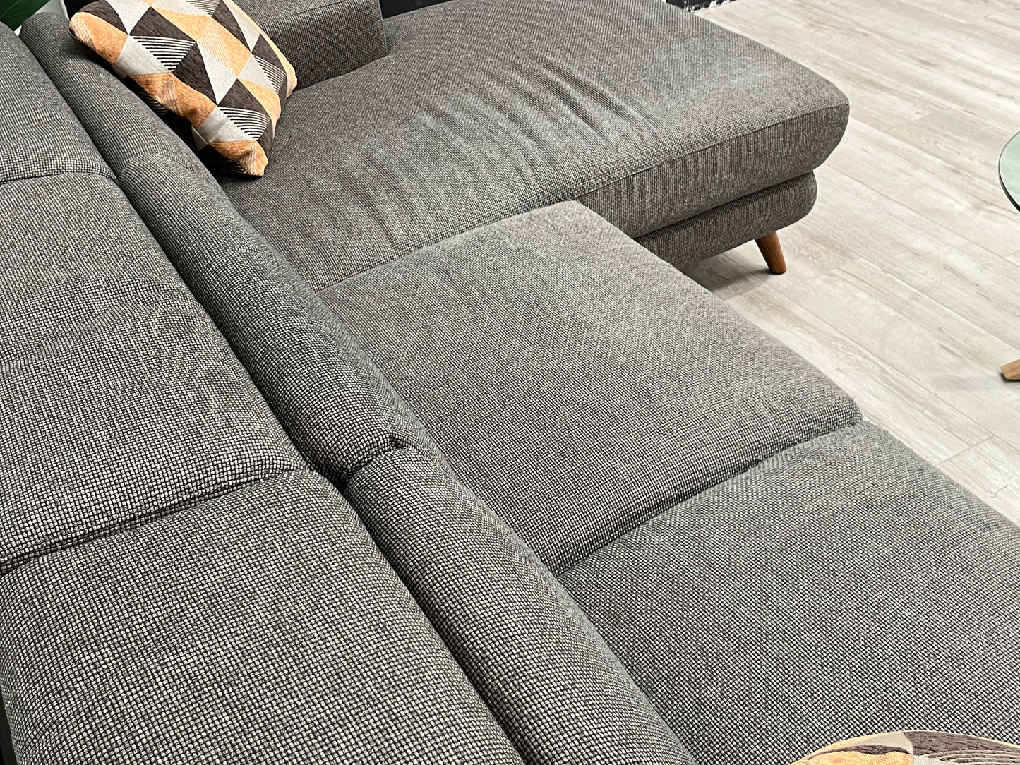 Plush 2.5 seat Electric Recliner with Chaise