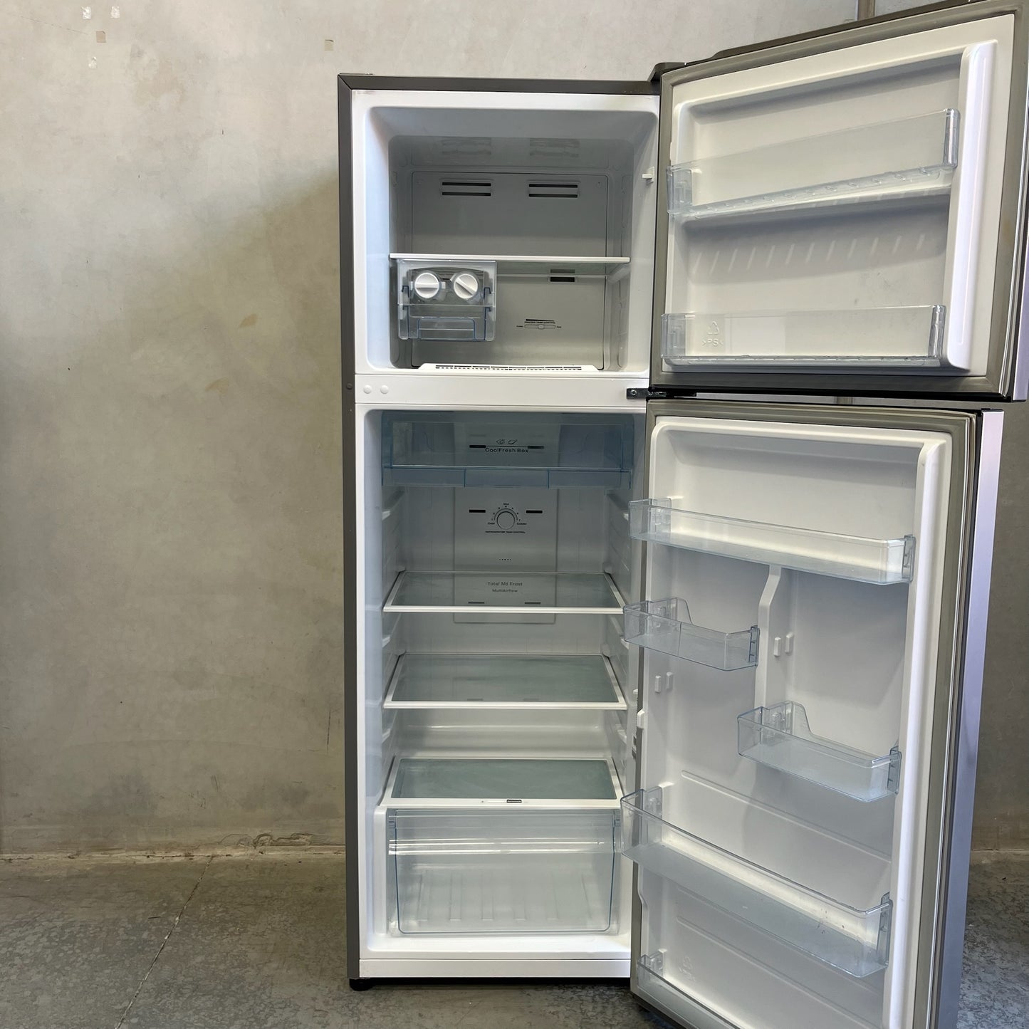 Hisense 350L Fridge