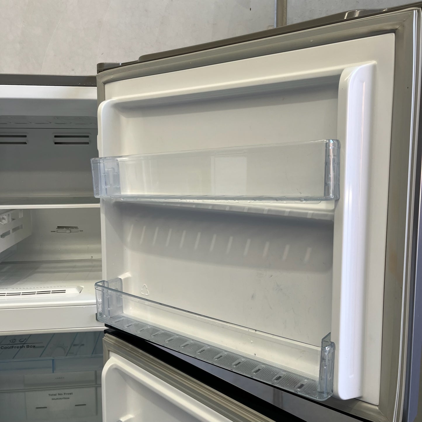 Hisense 350L Fridge