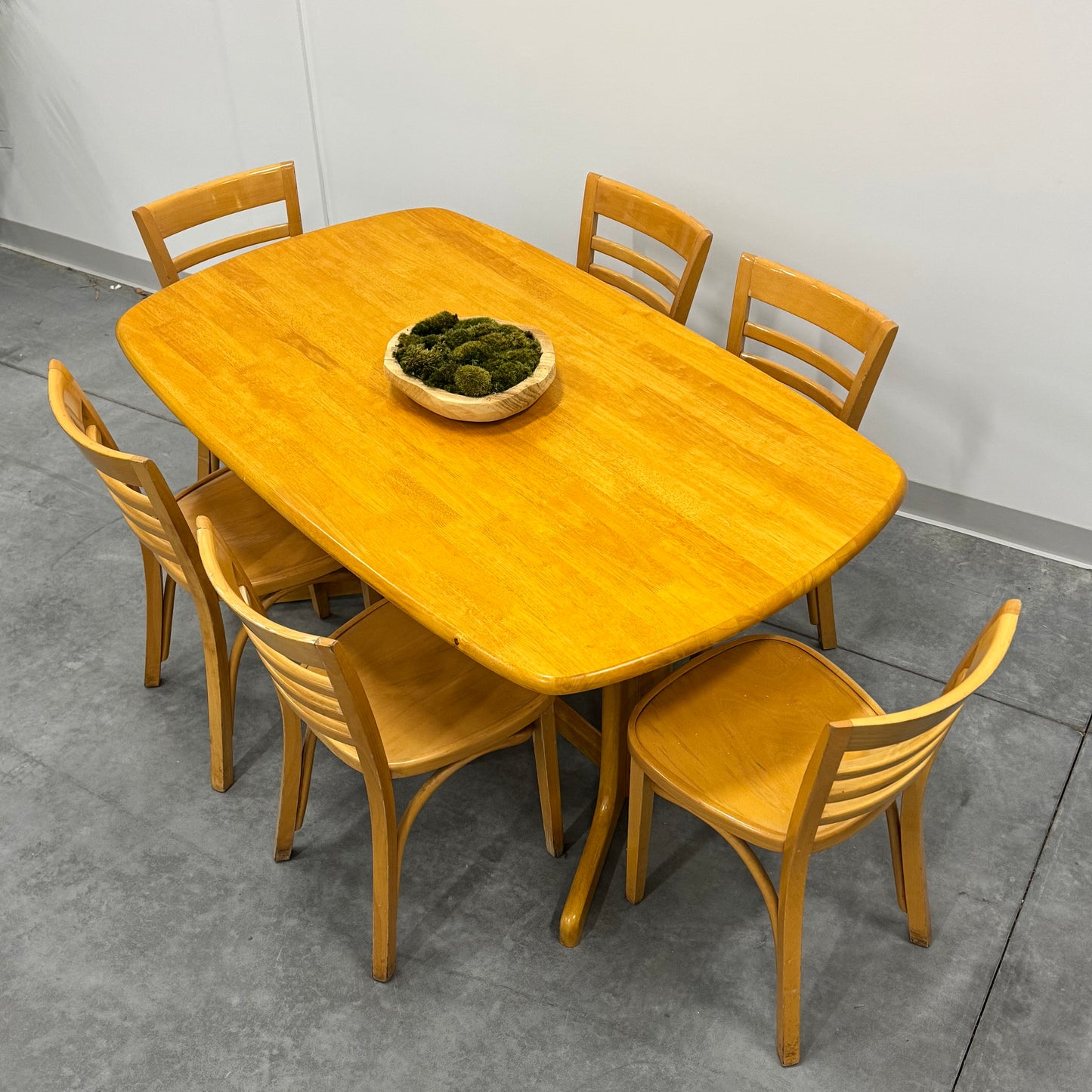 Mid Century Modern Soild Wood Dining Table with 6 Chairs