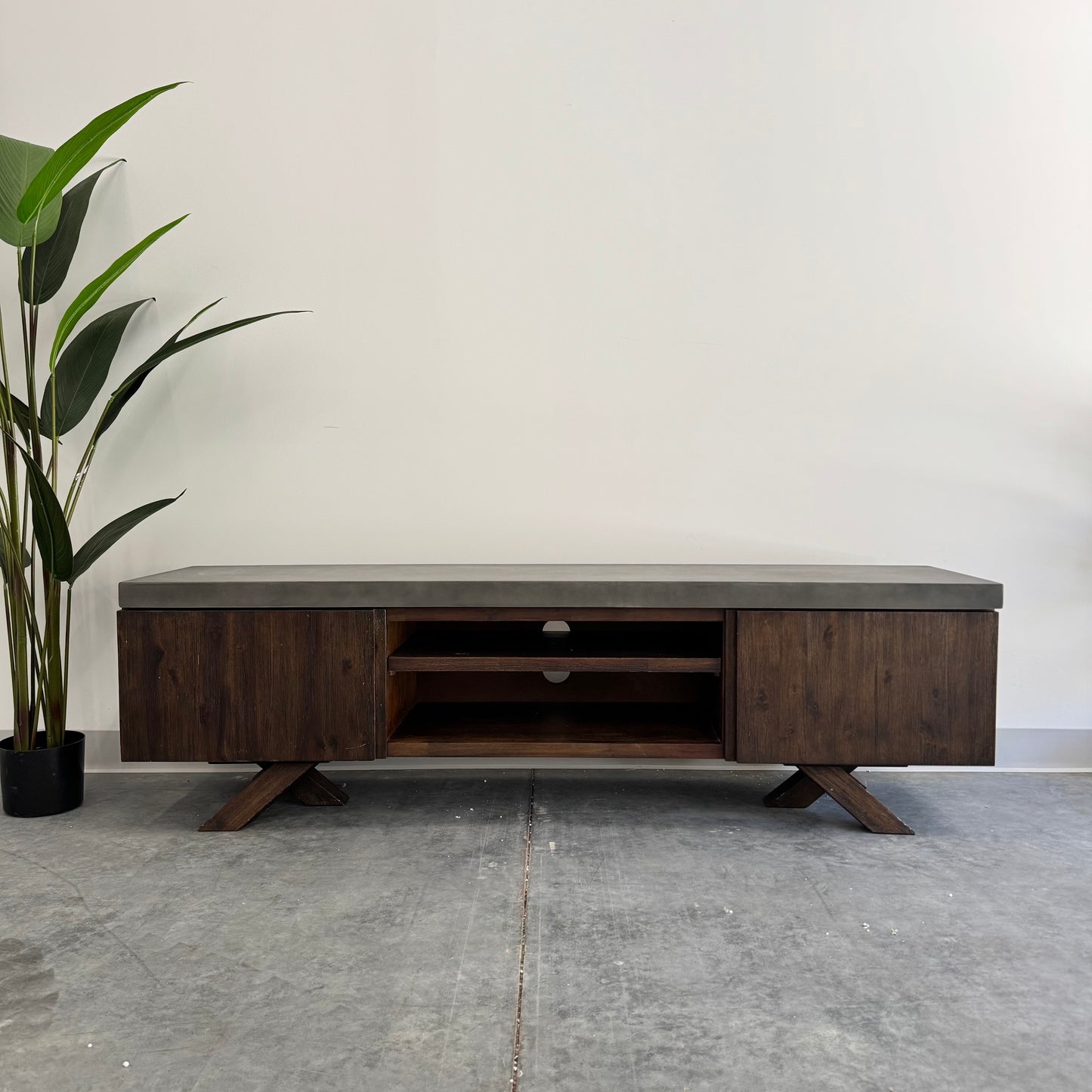 NIck Scali Cocorete TV Unit