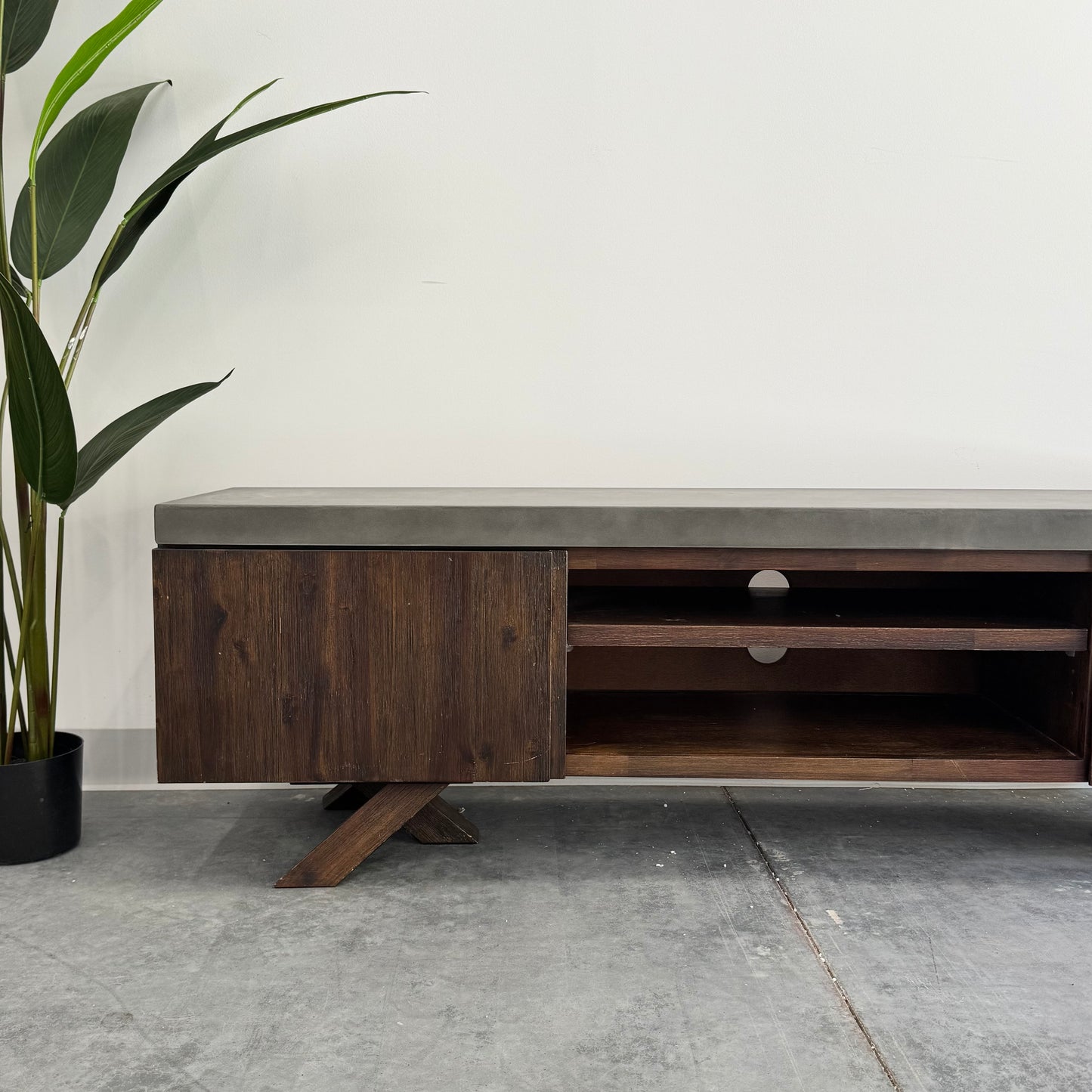 NIck Scali Cocorete TV Unit