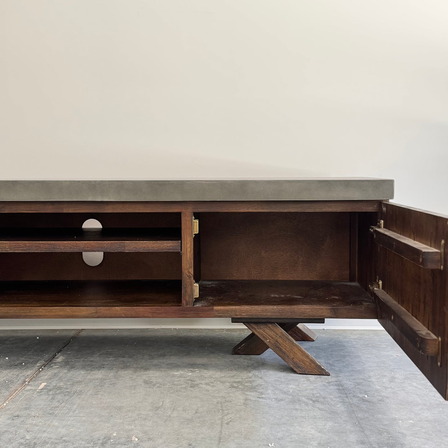 NIck Scali Cocorete TV Unit